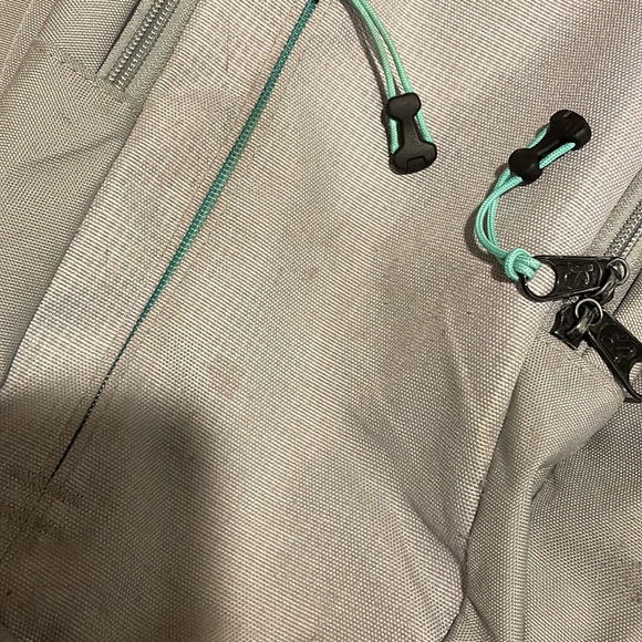 Jansport backpack gray with light green accents - Picture 12 of 12